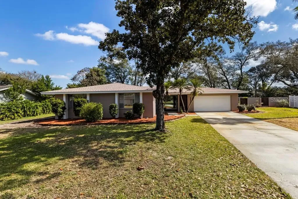 1237 Robinswood Court S Lakeland FL 33813