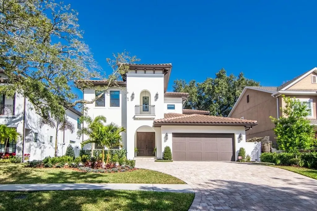 3129 W Waverly Avenue Tampa FL 33629
