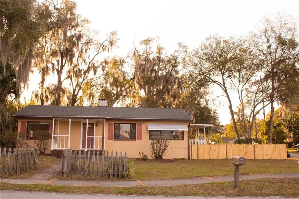 536 N Stone Street Deland FL 32720