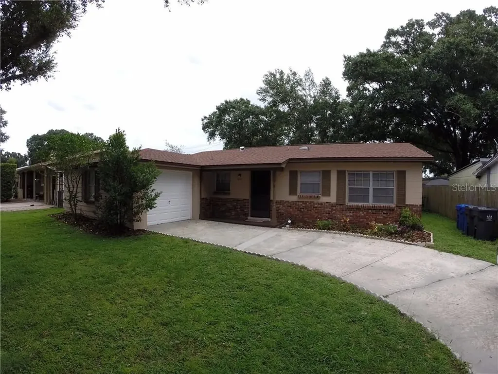 7805 Lakeside Boulevard Tampa FL 33614