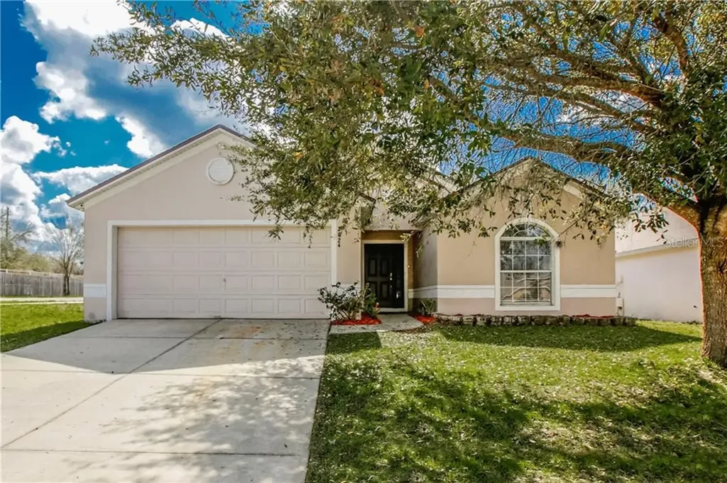 2024 Newtown Road Groveland FL 34736