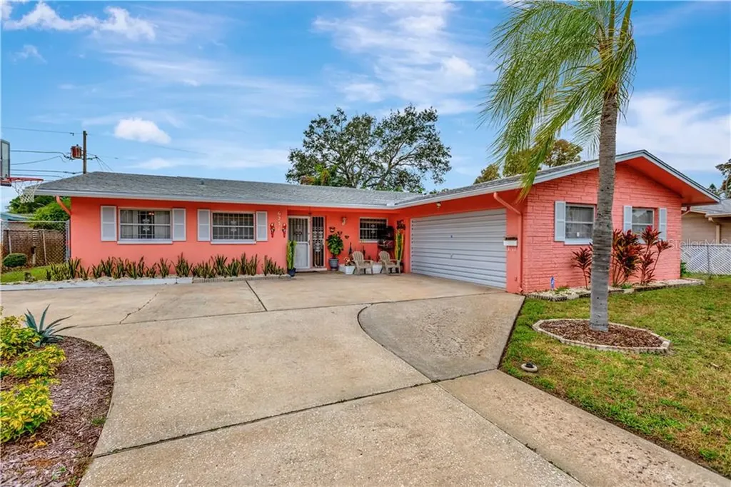 6231 19th Street S St Petersburg FL 33712