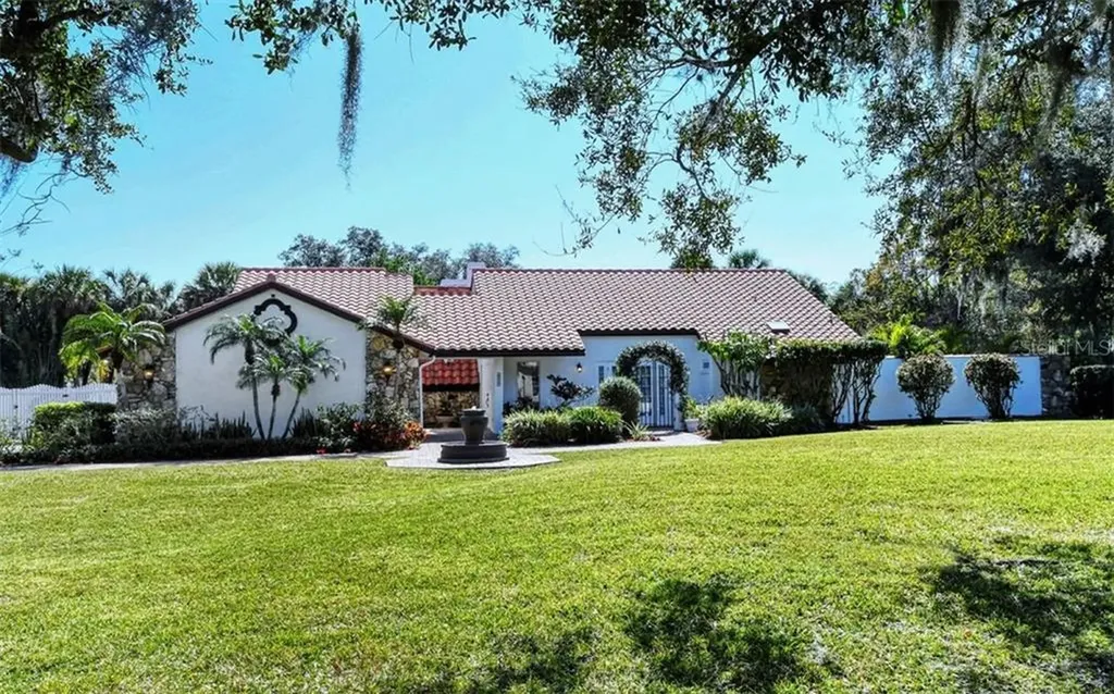 3640 Beneva Oaks Boulevard Sarasota FL 34238
