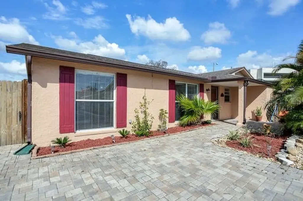 8611 Hammock Court Tampa FL 33634
