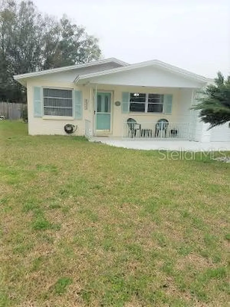 4929 17th Street Zephyrhills FL 33542