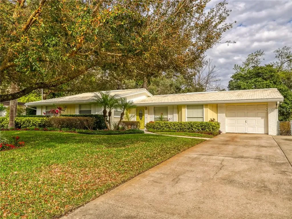 8715 N Pawnee Avenue Tampa FL 33617