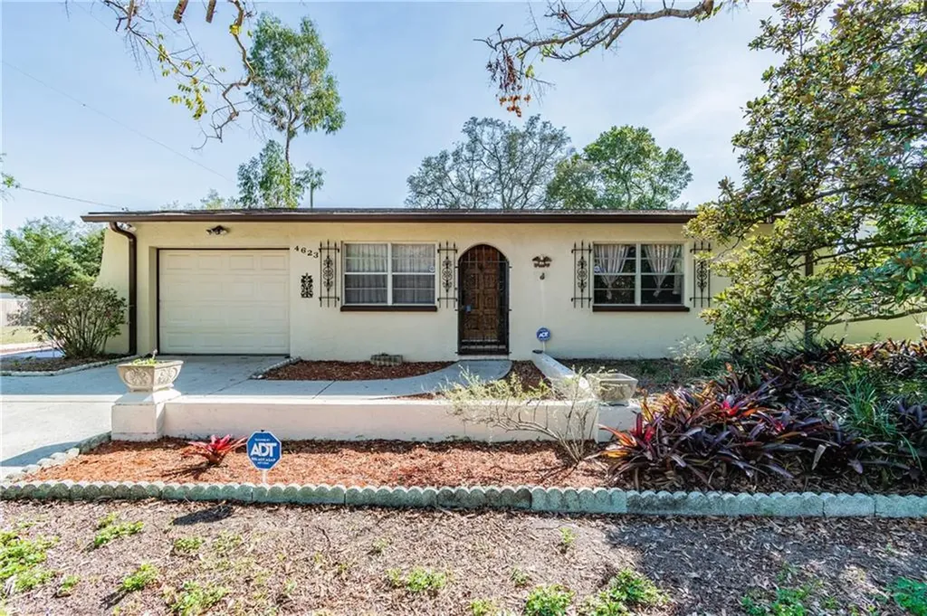 4623 Whiteway Drive Tampa FL 33617
