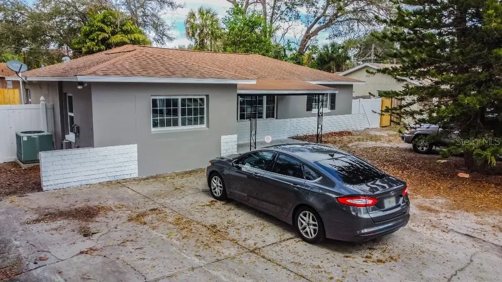 6357 17th Avenue N St Petersburg FL 33710
