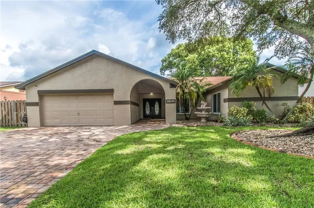 11403 Country Oaks Drive Tampa FL 33618