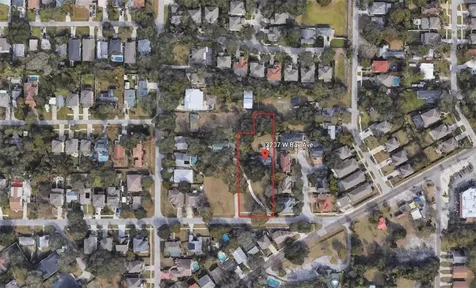 3207 W Bay Avenue Tampa FL 33611