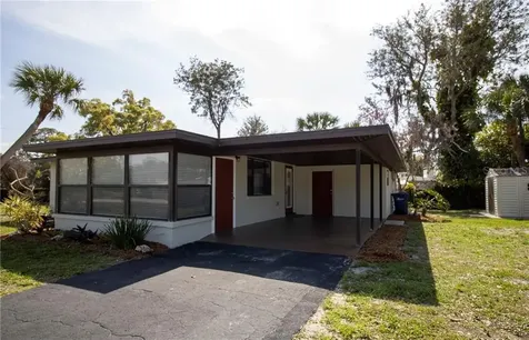 281 Lakeview Lane Englewood FL 34223