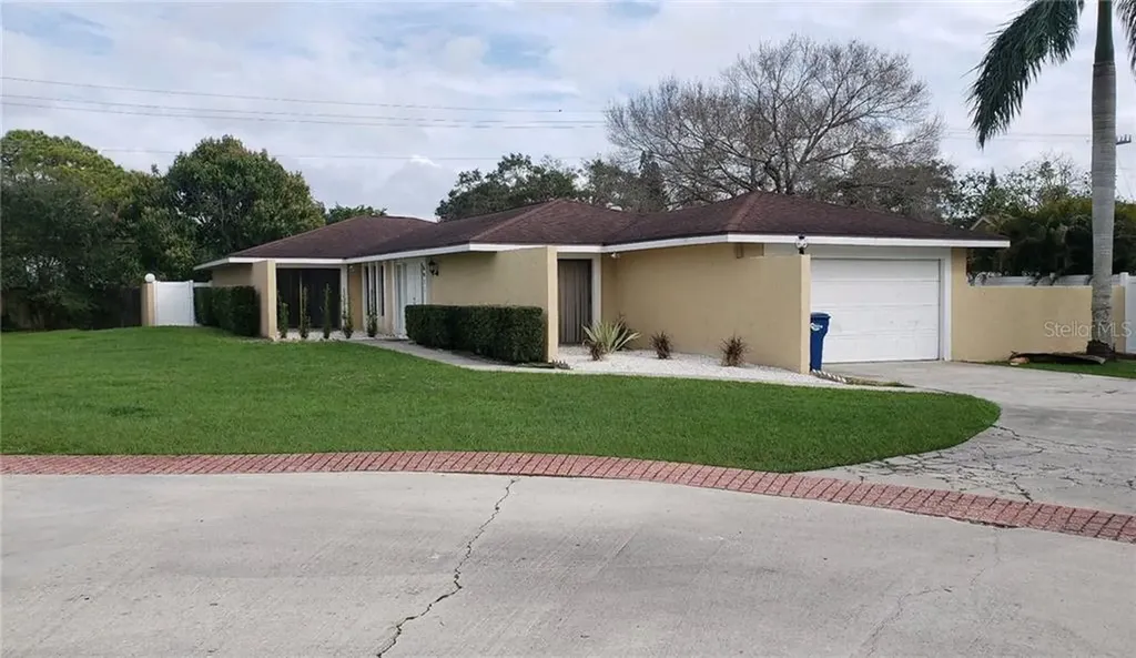 6911 Kimberlynn Circle Sarasota FL 34243