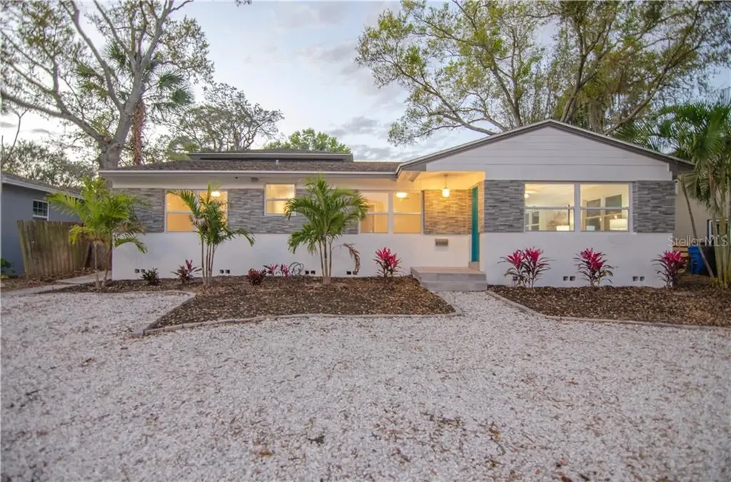 335 Ling A Mor Terrace S St Petersburg FL 33705