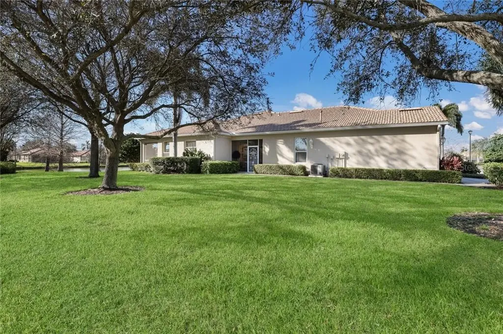 8155 Victoria Falls Circle Sarasota FL 34243