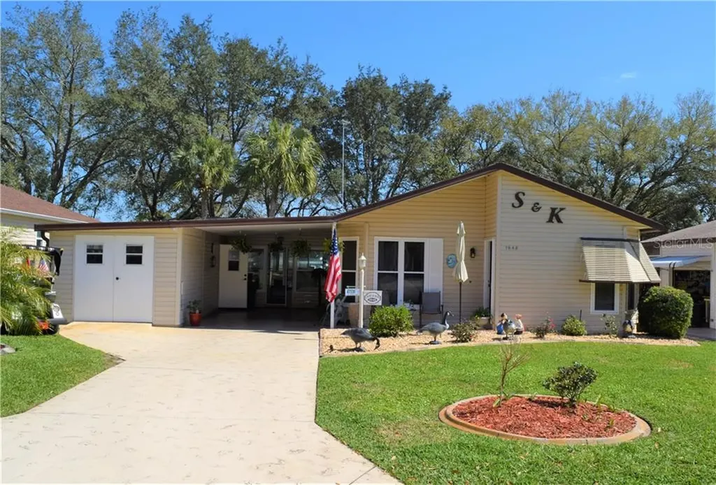 1648 W Schwartz Boulevard Lady Lake FL 32159