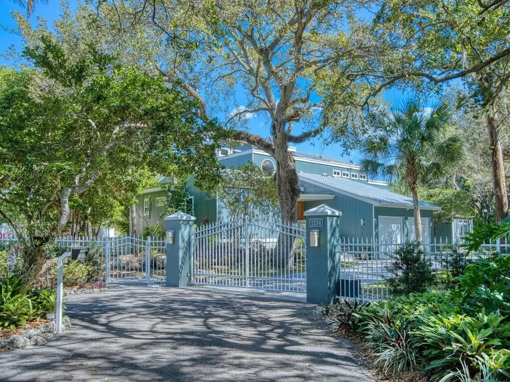 1334 Roberts Bay Lane Sarasota FL 34242