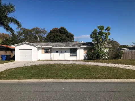 6685 17th Street N St Petersburg FL 33702