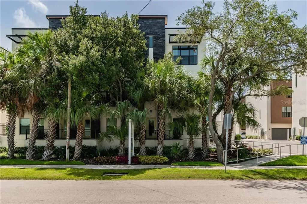 4810 W Mcelroy Avenue Tampa FL 33611