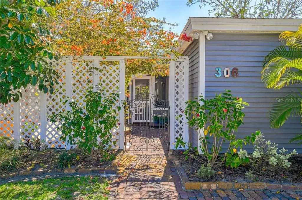 306 Hamilton Avenue Safety Harbor FL 34695