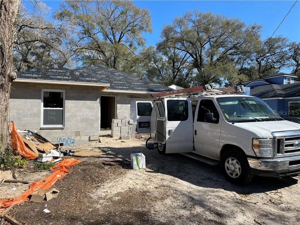 10007 N Hyacinth Avenue Tampa FL 33612