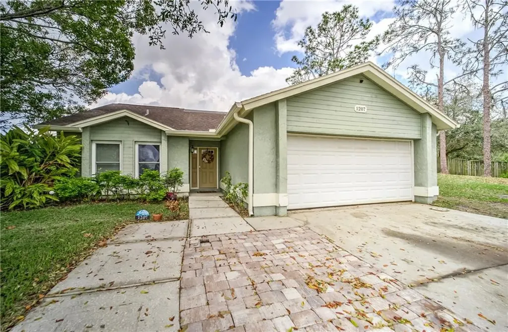 1207 Stern Way Valrico FL 33594