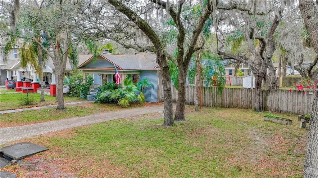 918 E Shadowlawn Avenue Tampa FL 33603