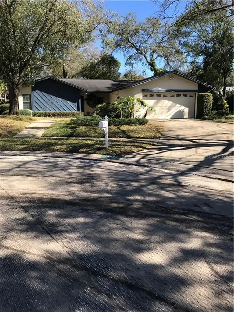 14007 Dominion Court Tampa FL 33613