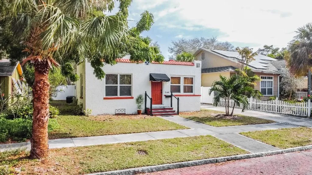 2540 Oakdale Street S St Petersburg FL 33705