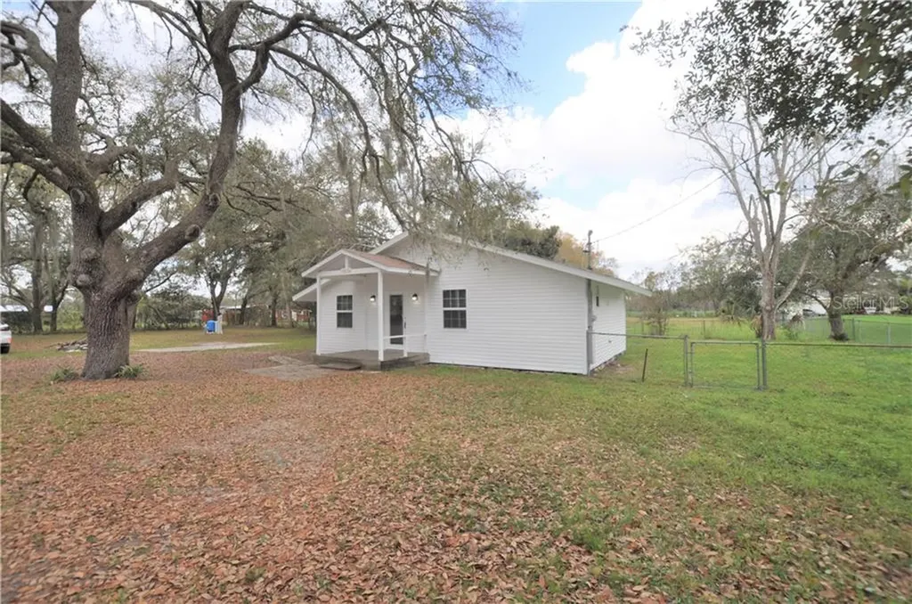 13634 Acker Road Dover FL 33527