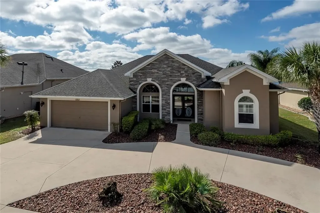 8084 Bridgeport Bay Circle Mount Dora FL 32757