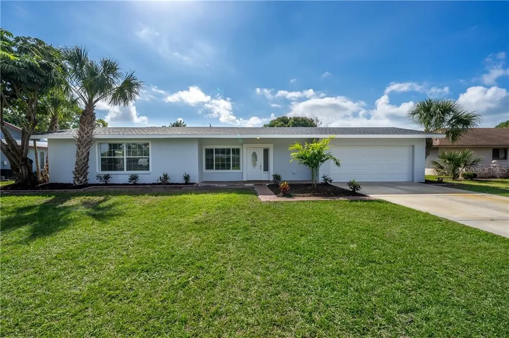 334 Mendez Drive Sarasota FL 34243