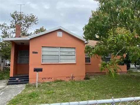 4679 17th Avenue S St Petersburg FL 33711