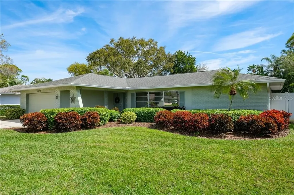 6659 Tanglewood Drive NE St Petersburg FL 33702
