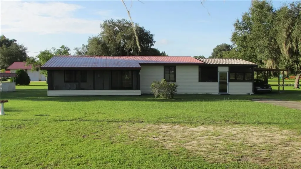 1221 Cr 479 Lake Panasoffkee FL 33538