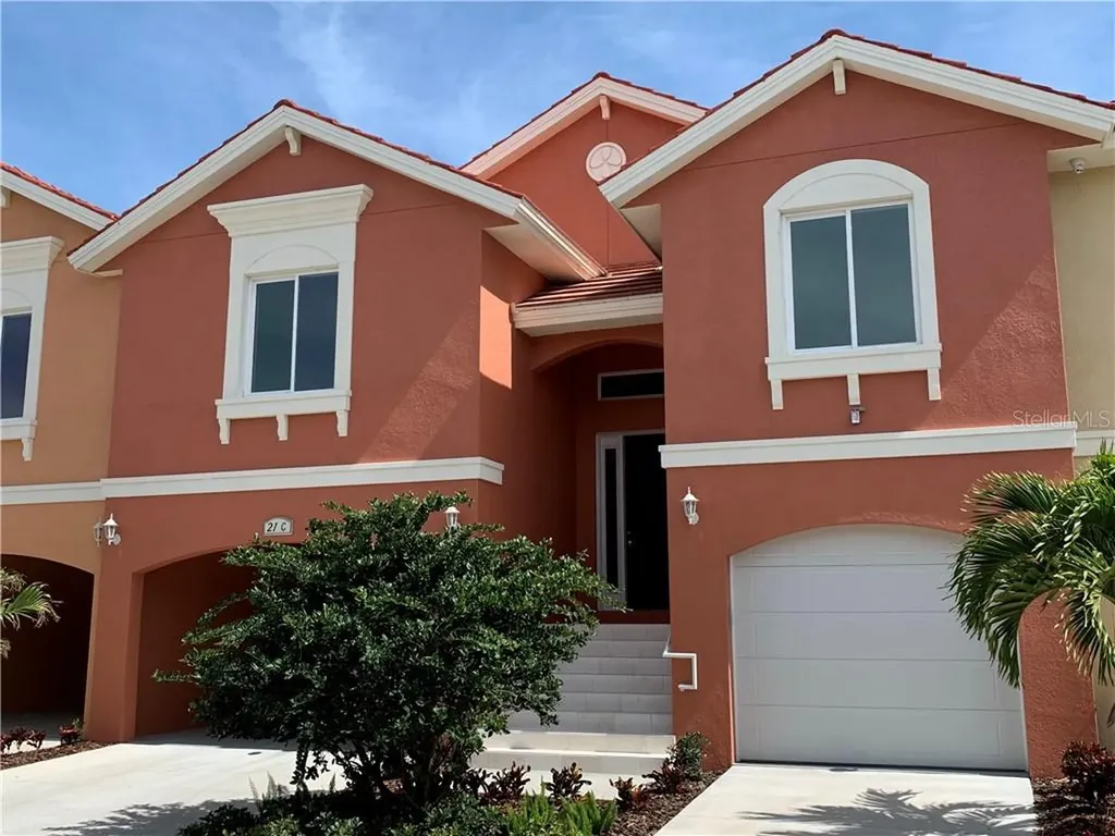 21 Franklin Court S St Petersburg FL 33711