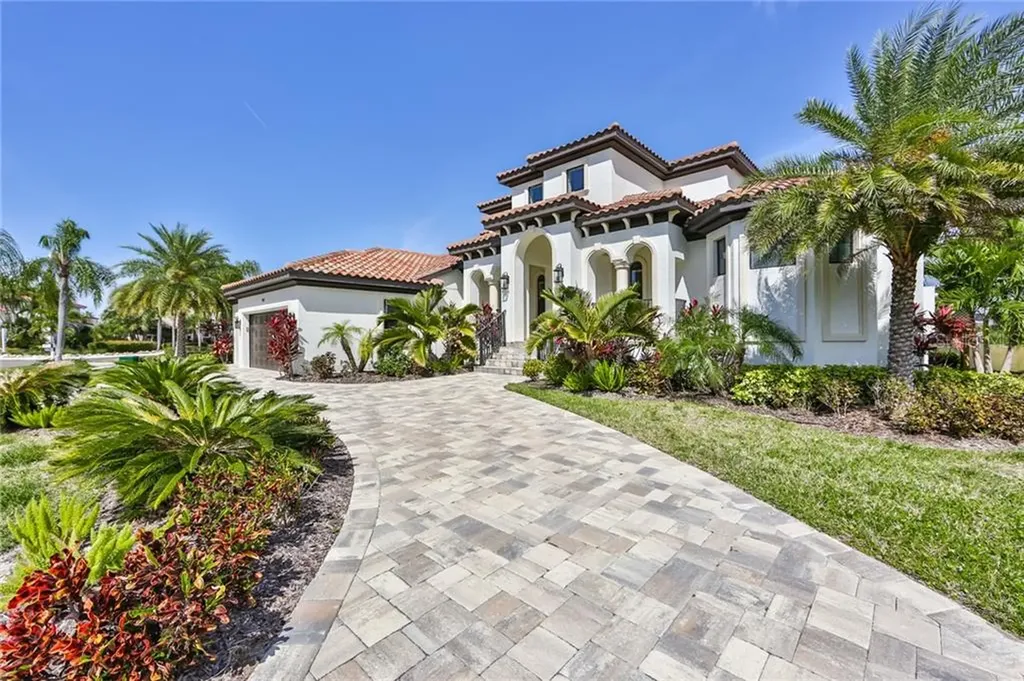 949 Symphony Isles Boulevard Apollo Beach FL 33572