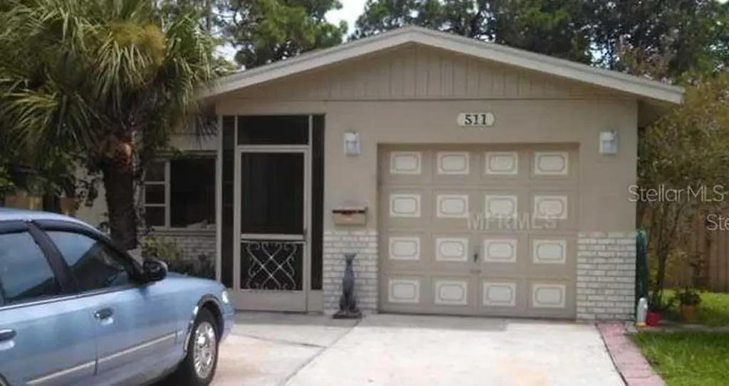 511 Glenoak Street N St Petersburg FL 33703