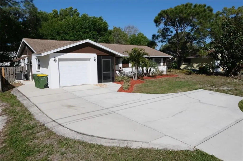 1245 N Lockwood Ridge Road Sarasota FL 34237