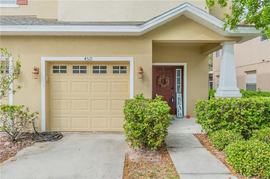 4521 Amberly Oaks Court Tampa FL 33614