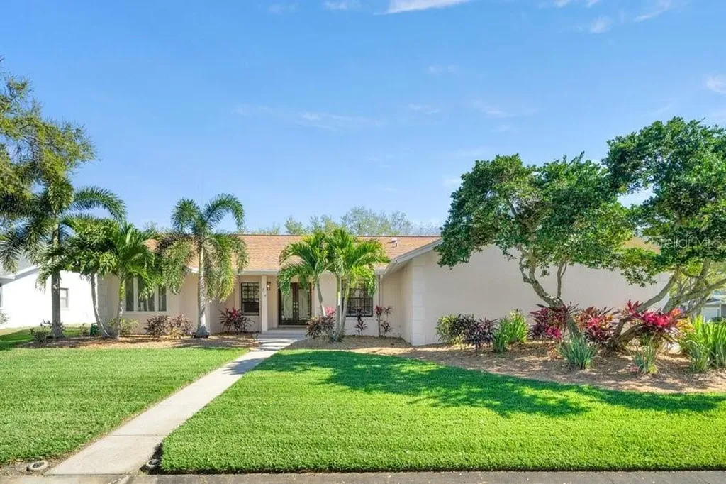 718 Marco Drive NE St Petersburg FL 33702