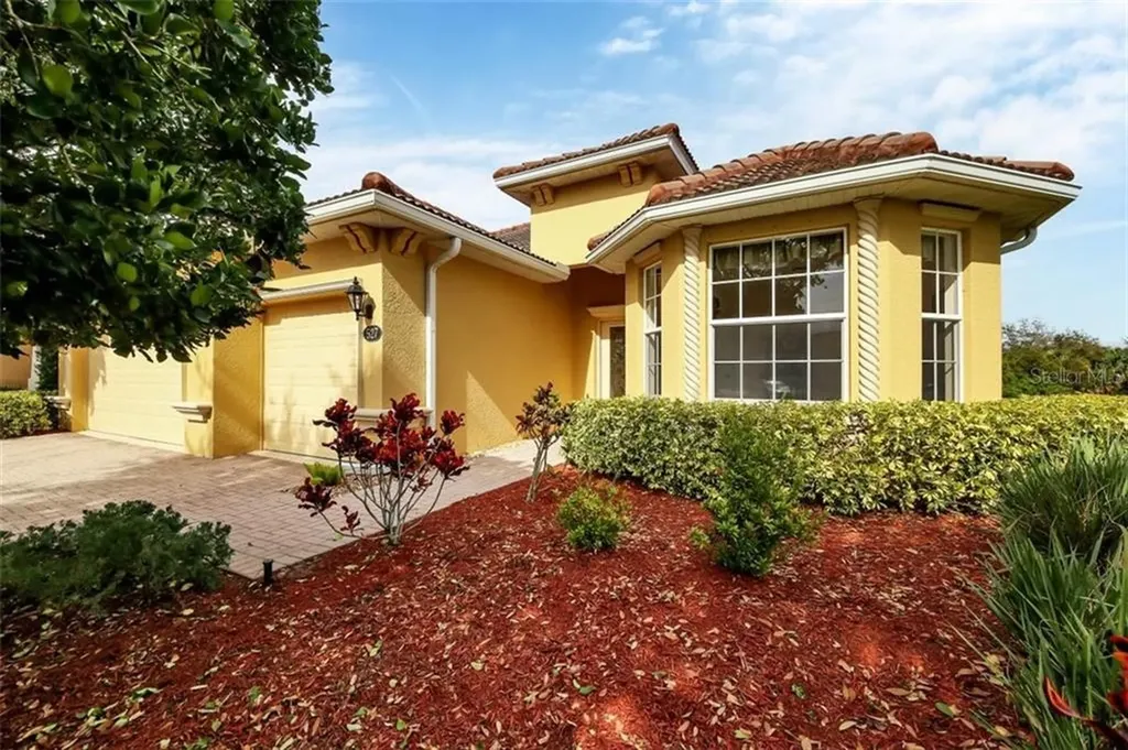 527 Grand Preserve Cove Bradenton FL 34212