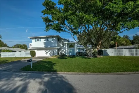 2111 Ivory Place Sarasota FL 34239