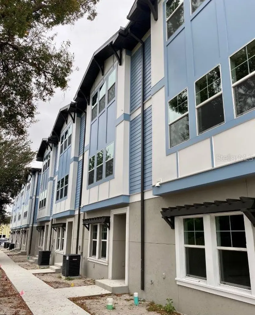 3120 W Azeele Street Tampa FL 33609