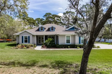 17945 Simmons Road Lutz FL 33548