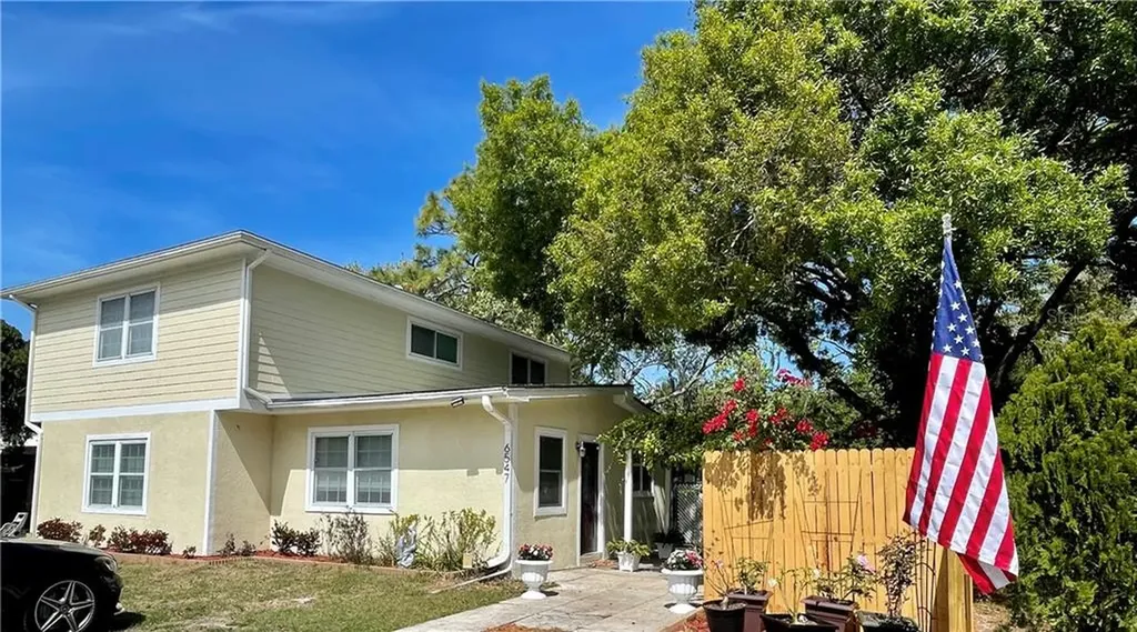 6547 49th Avenue N St Petersburg FL 33709
