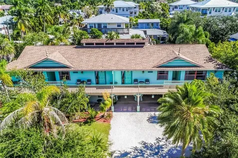 6905 Point Of Rocks Road Sarasota FL 34242
