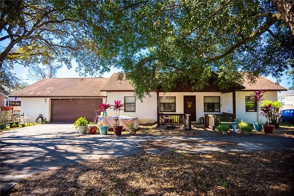 34249 Oak Avenue Leesburg FL 34788