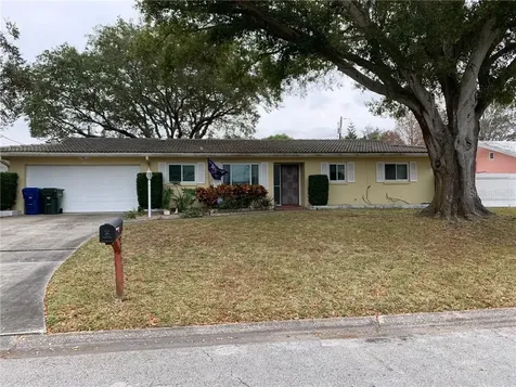 1383 Crescent Drive Largo FL 33770