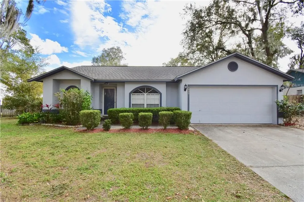 3920 Creek Woods Drive Plant City FL 33563
