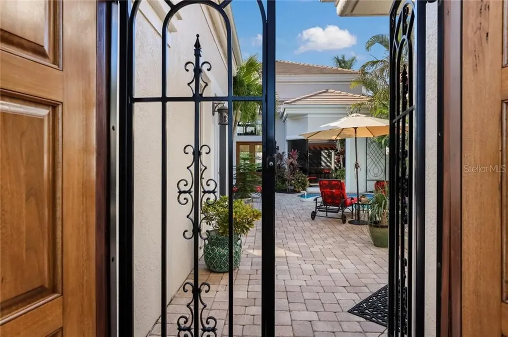 3580 Fair Oaks Lane Longboat Key FL 34228
